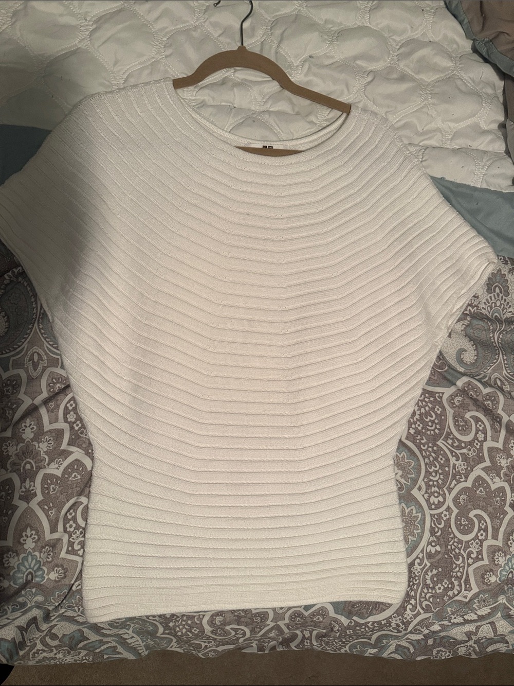 Uniqlo White Ribbed Crew Neck Short Sleeve Sweater
